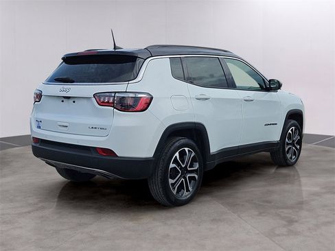 Used 2023 Jeep Compass Limited w/ Sun and Sound Group image 4