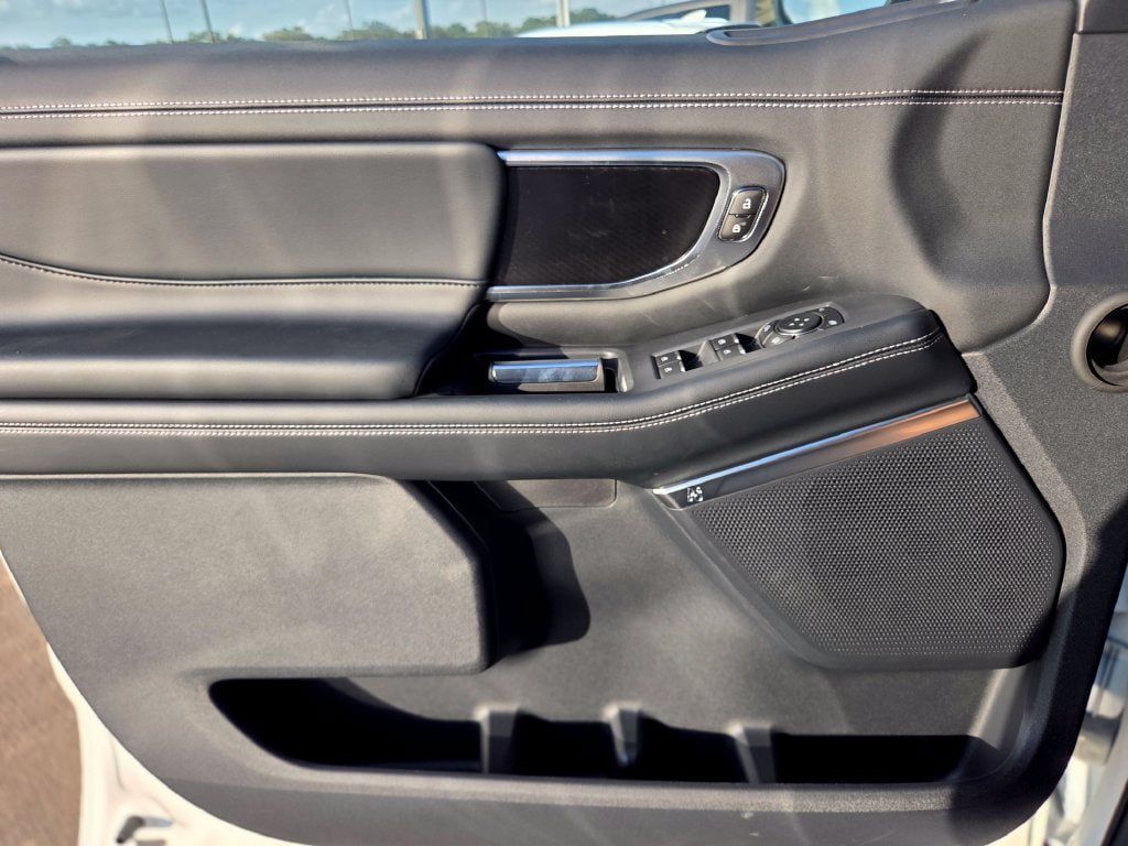 New 2026 Ford Expedition Max Platinum w/ Stealth Appearance Package AWD/4WD image 31