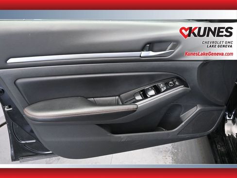 Used 2024 Nissan Altima 2.5 SR image 16