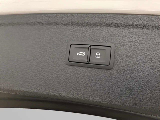 Used 2023 Audi Q5 2.0T Premium w/ Convenience Package AWD/4WD image 10