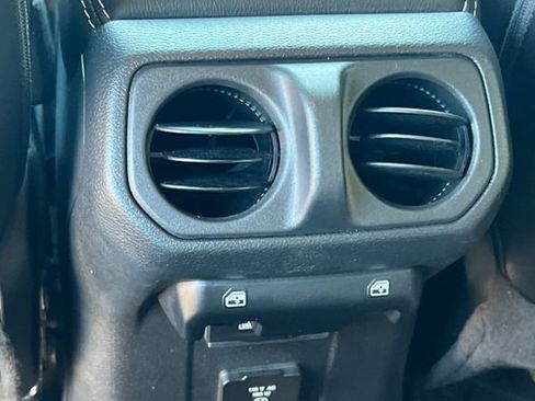 Used 2023 Jeep Wrangler Unlimited Sahara image 14