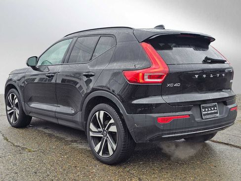 Certified 2024 Volvo XC40 B5 Plus w/ Climate Package image 5