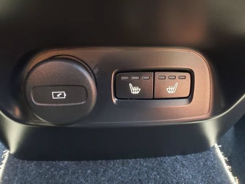 Used 2021 Volvo XC40 T5 R-Design AWD/4WD image 33