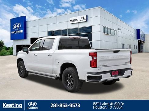 Used 2022 Chevrolet Silverado 1500 High Country w/ Technology Package AWD/4WD image 7