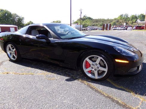 Used 2005 Chevrolet Corvette Coupe w/ Preferred Equipment Group RWD image 6