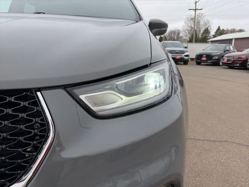 Used 2022 Chrysler Pacifica Touring AWD/4WD image 18