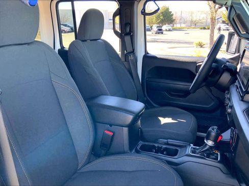 Used 2025 Jeep Wrangler Willys image 8