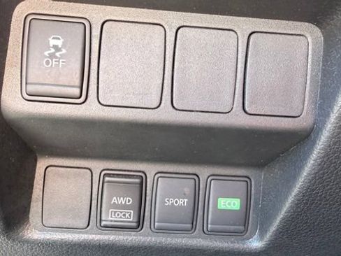 Used 2017 Nissan Rogue S AWD/4WD image 17