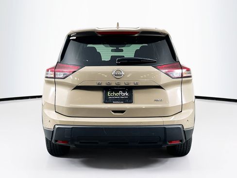 Used 2025 Nissan Rogue SV AWD/4WD image 7