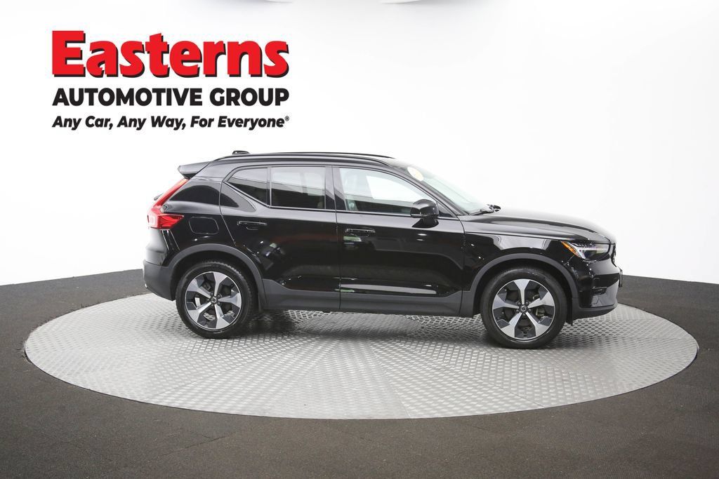 Used 2023 Volvo XC40 B4 Ultimate FWD image 42