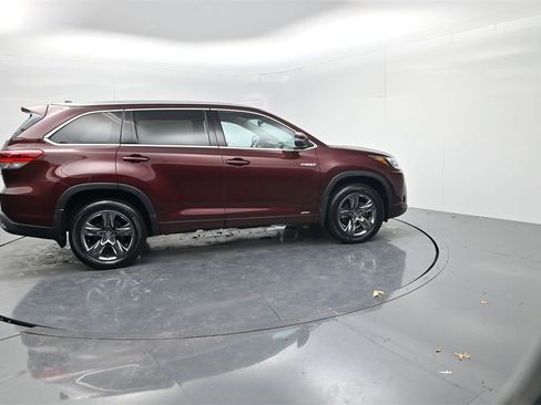 Used 2019 Toyota Highlander Limited Platinum image 8