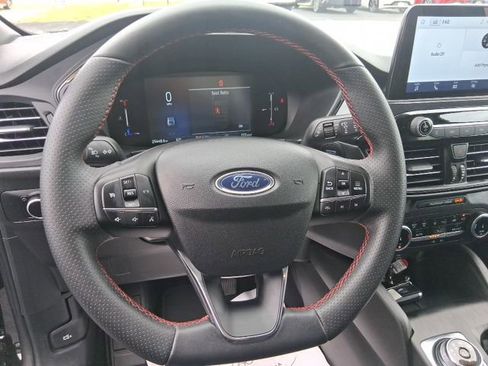 Used 2025 Ford Escape ST-Line AWD/4WD image 18