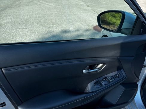 Used 2022 Nissan Sentra S image 9