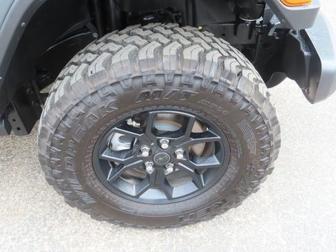 Used 2025 Jeep Wrangler Unlimited Sport AWD/4WD image 12