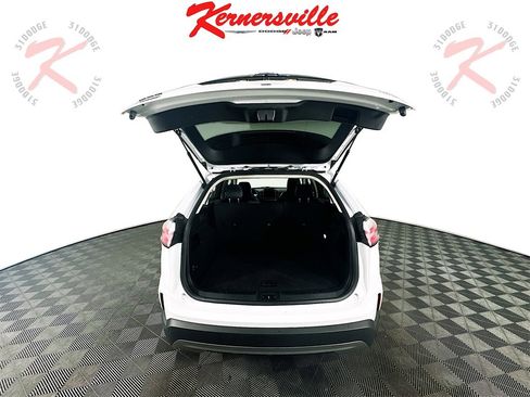 Used 2024 Ford Edge SEL image 26