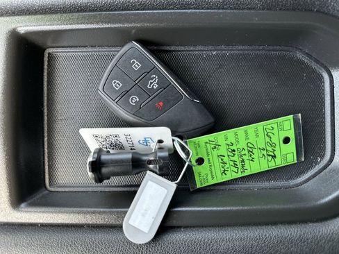 Used 2025 Chevrolet Silverado 2500 LT image 29