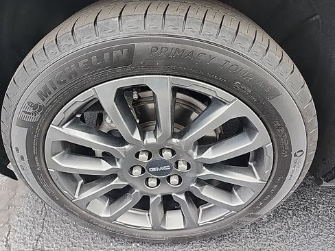 Certified 2023 GMC Acadia Denali w/ Black Diamond Edition AWD/4WD image 9