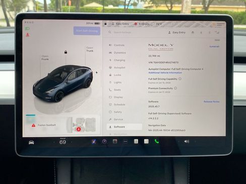 Used 2024 Tesla Model Y Performance image 13