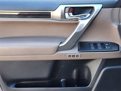 Used 2023 Lexus GX 460 Premium image 17