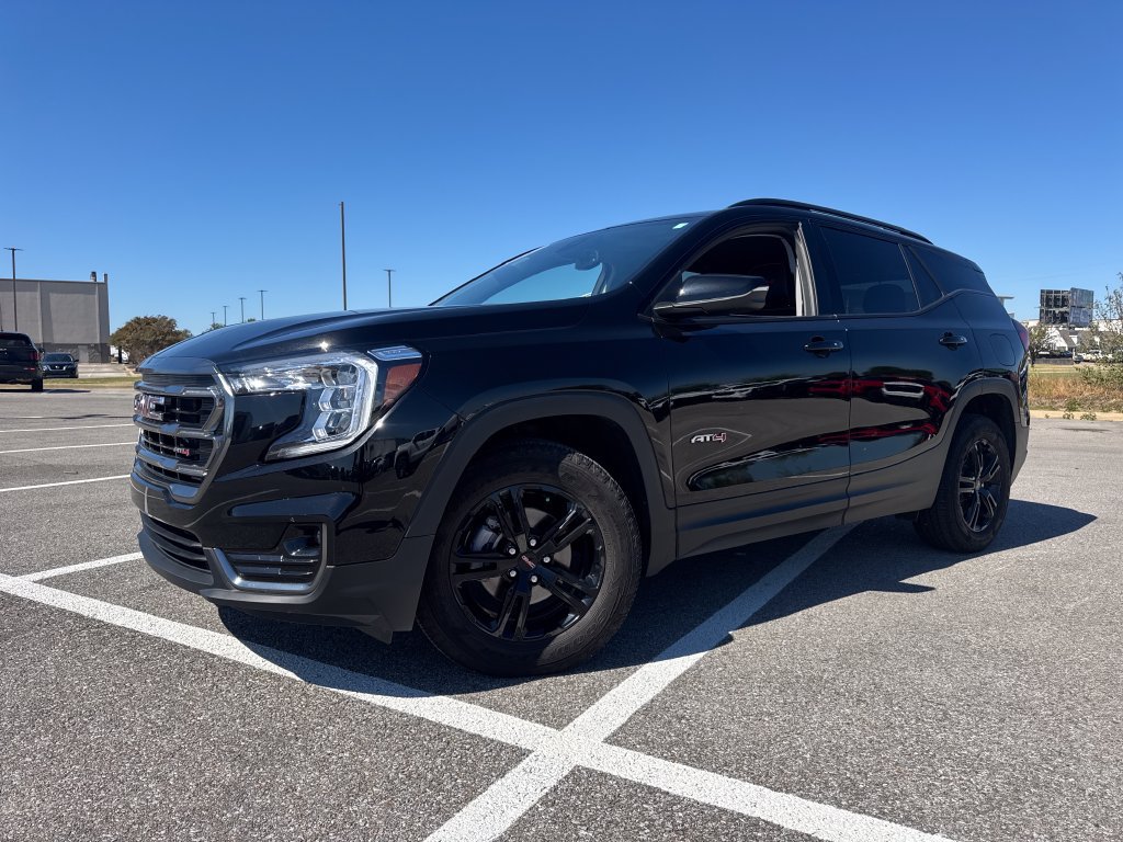 Used 2022 GMC Terrain AT4 w/ LPO, Floor Liner Package AWD/4WD 360° Tour