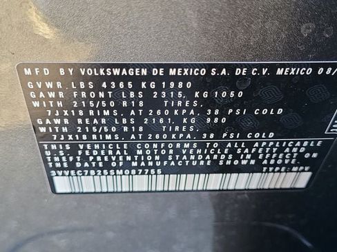 Certified 2025 Volkswagen Taos SE FWD image 29