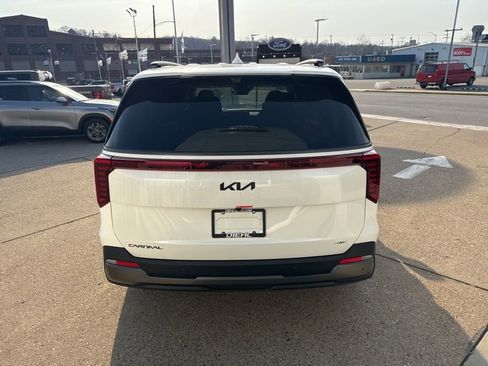 New 2026 Kia Carnival SX Prestige FWD image 6