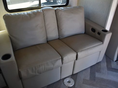 Used 2022 Mercedes-Benz Sprinter 3500 image 22