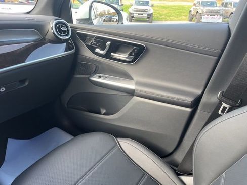 Used 2024 Mercedes-Benz GLC 300 GLC 300 image 29