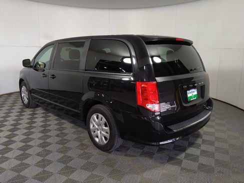 Used 2017 Dodge Grand Caravan SE FWD image 5
