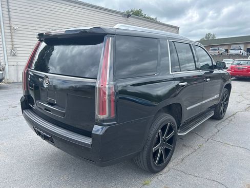 Used 2015 Cadillac Escalade Luxury AWD/4WD image 6