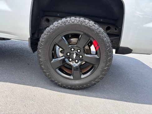 Used 2018 Chevrolet Silverado 1500 LT w/ Redline Edition AWD/4WD image 10