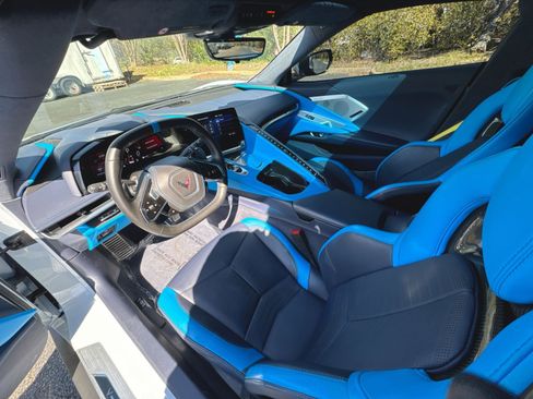 Used 2022 Chevrolet Corvette Stingray Premium Cpe w/ Battery Protection Package RWD image 11