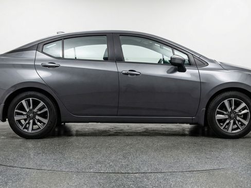 Used 2025 Nissan Versa SV image 11