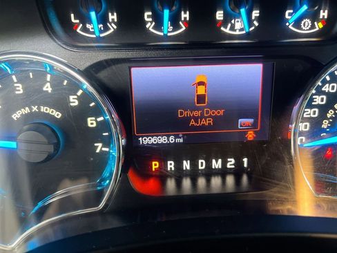 Used 2013 Ford F150 XLT w/ XLT Chrome Pkg image 13