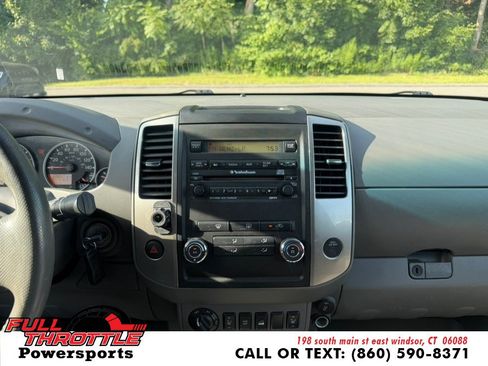Used 2011 Nissan Frontier SL w/ Moonroof Pkg AWD/4WD image 22