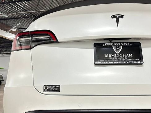 Used 2022 Tesla Model Y Performance AWD/4WD image 12