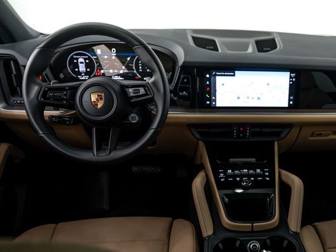 Certified 2026 Porsche Cayenne AWD/4WD image 24