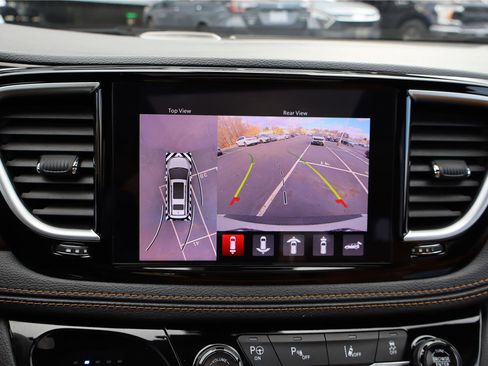 Used 2021 Chrysler Pacifica Pinnacle image 20