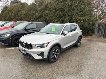 Used 2025 Volvo XC40 B5 Core