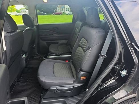 Certified 2023 Nissan Pathfinder SV w/ SV Premium Package AWD/4WD image 10