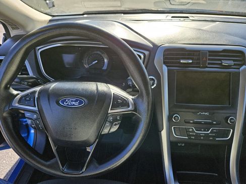 Used 2020 Ford Fusion SE image 21