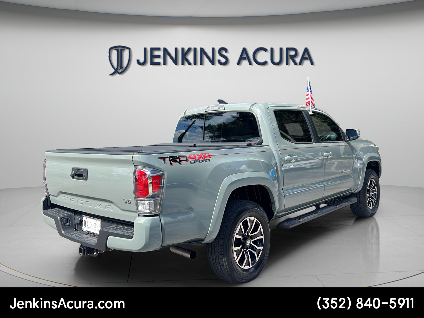 Used 2023 Toyota Tacoma TRD Sport AWD/4WD image 3