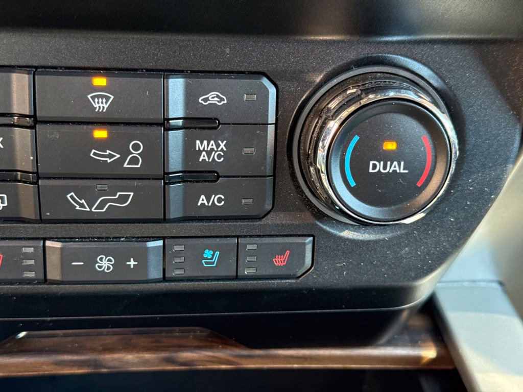 Used 2019 Ford F150 Lariat RWD image 4