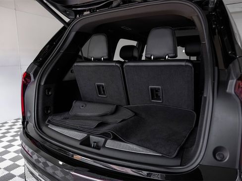 Used 2024 Cadillac XT6 Premium Luxury image 57