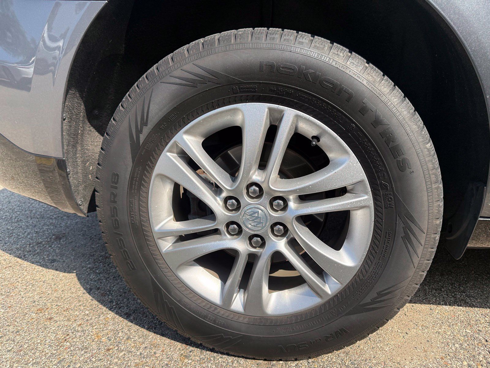 Used 2018 Buick Enclave Essence w/ Trailering Package AWD/4WD image 9