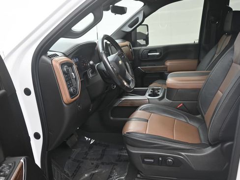 Used 2023 Chevrolet Silverado 2500 High Country w/ Z71 Off-Road Package AWD/4WD image 10