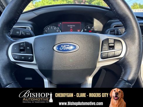 Used 2022 Ford Explorer XLT w/ Equipment Group 202A AWD/4WD image 23