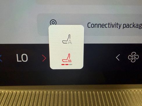 Used 2025 Ford Explorer Active image 27