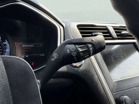 Used 2020 Ford Fusion SE image 21