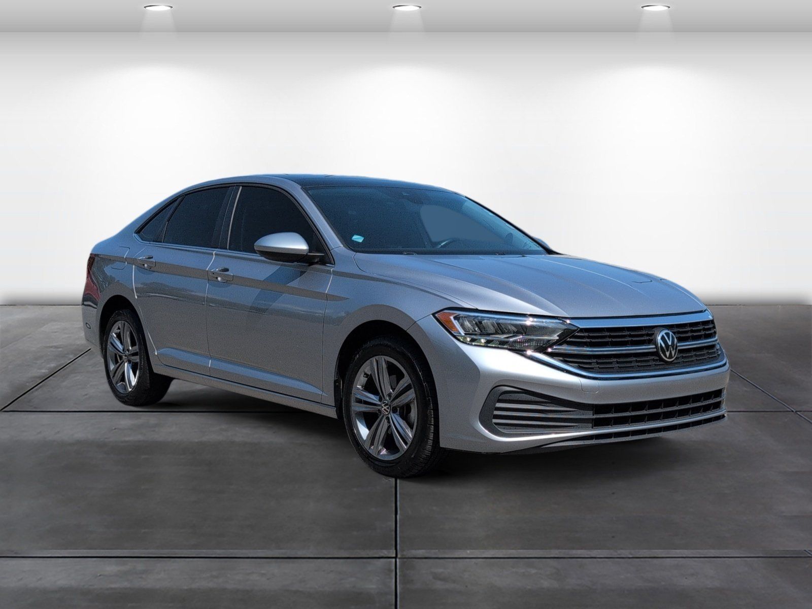 Used 2024 Volkswagen Jetta SE FWD image 2